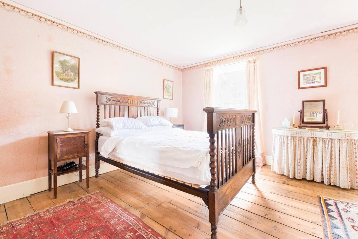Ashley Court Guest House ทิเวอร์ตัน ภายนอก รูปภาพ